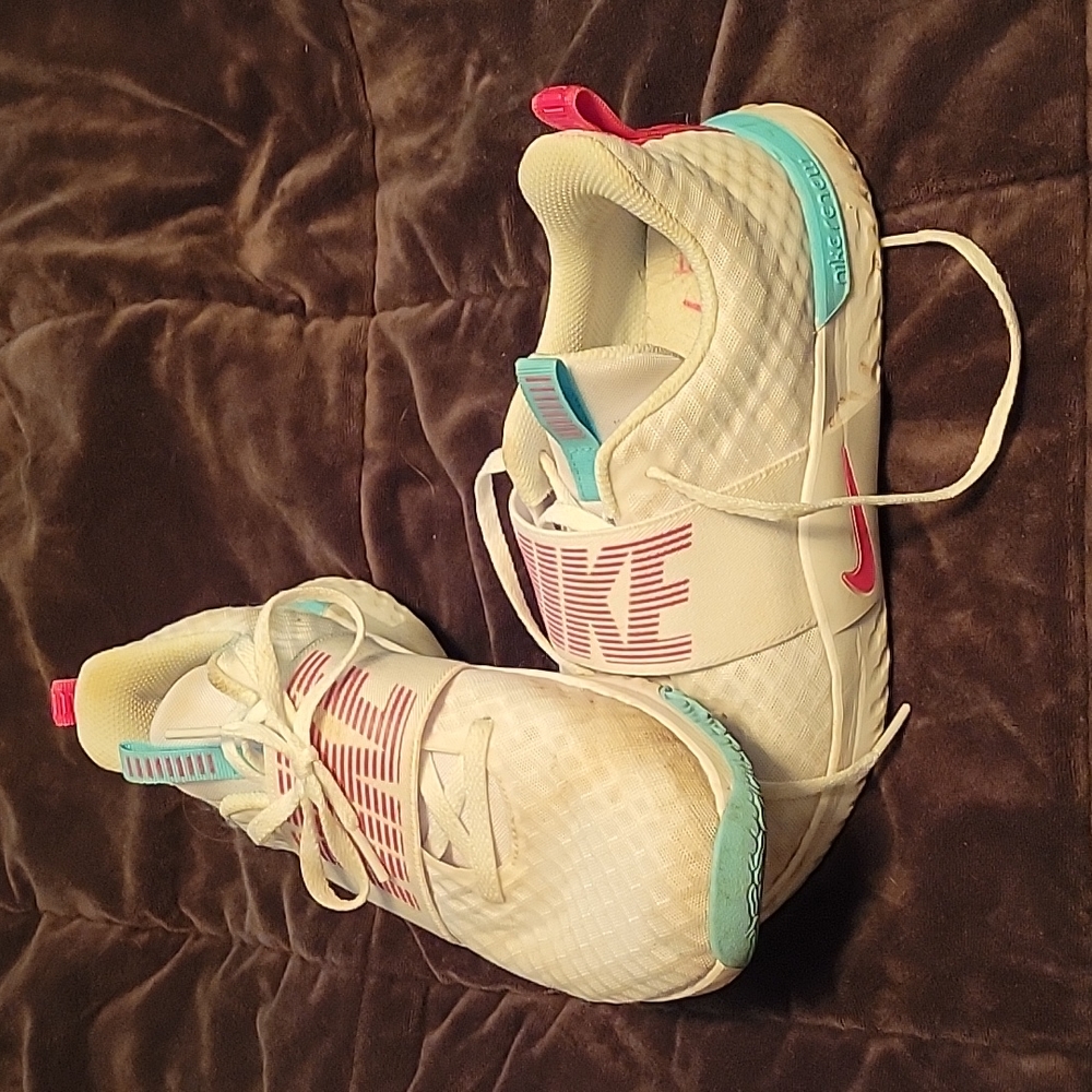 Nike tennis shoes